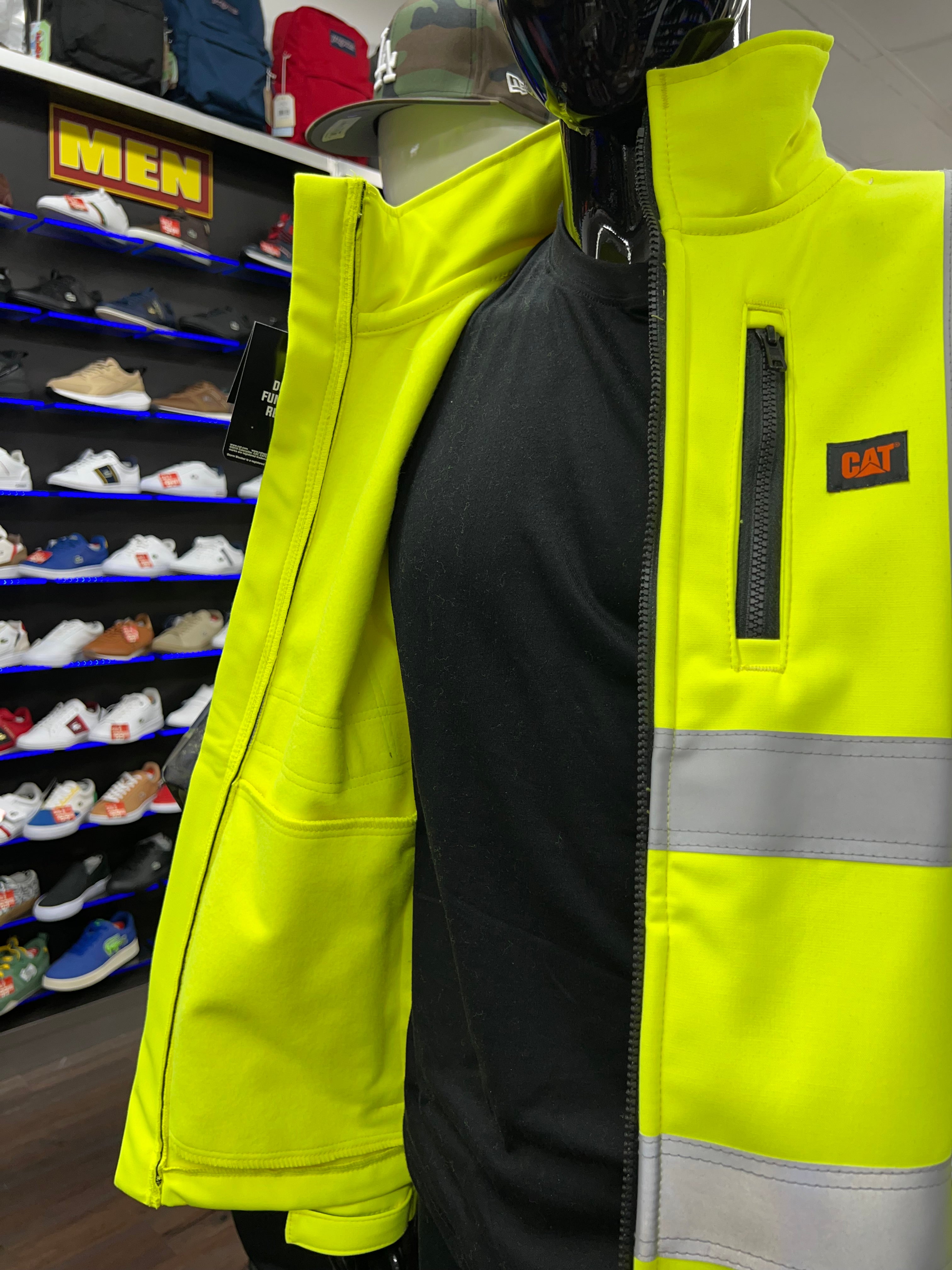 Soft Shell Jack  CATERPILAR -water resistant,wind resistant,breathable-FLAME RESISTANT